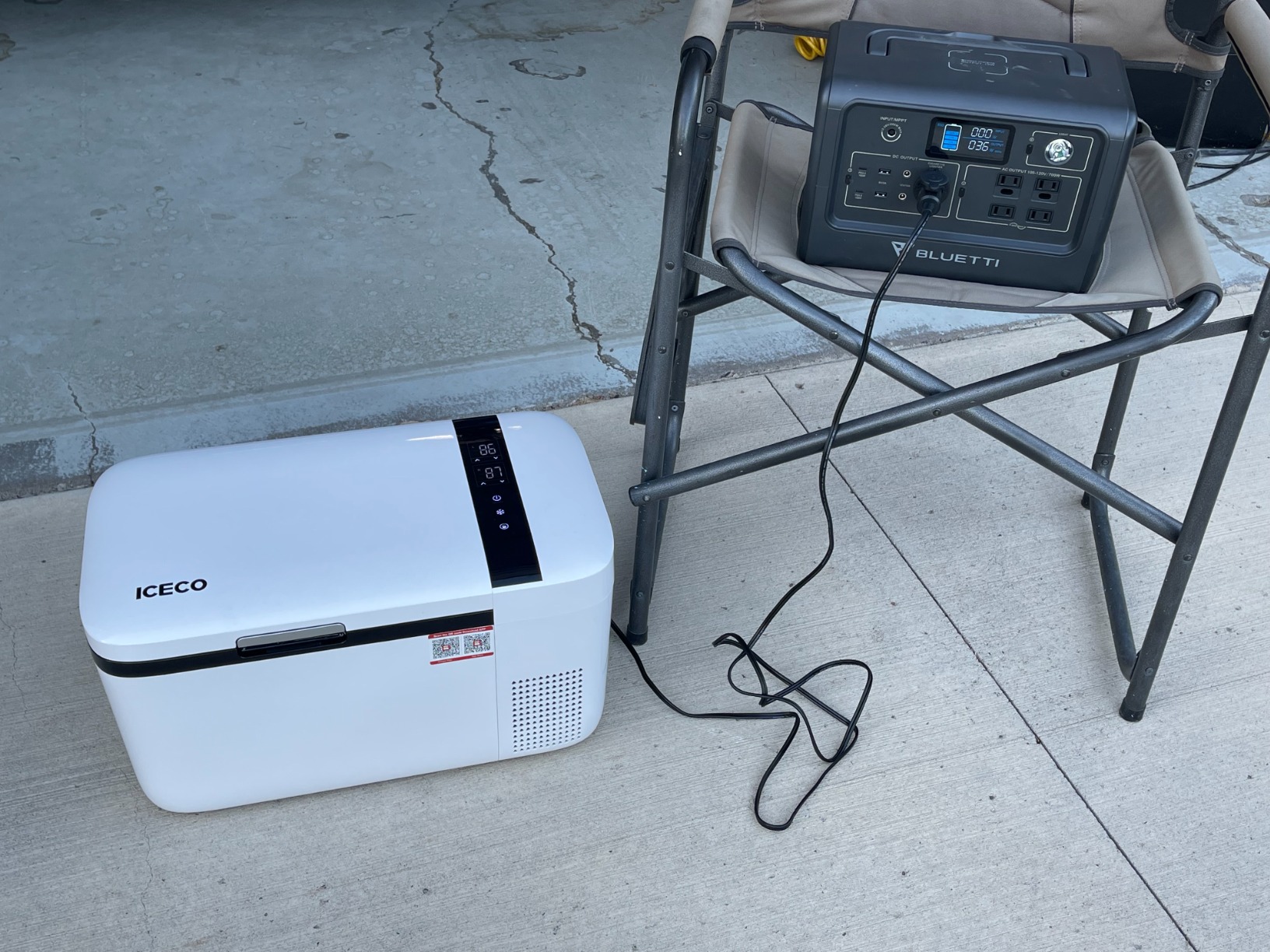 【Appliances】BLUETTI Portable Power Station EB70S, 716Wh LiFePO4 Battery Backup w/ 4 800W AC Outlets (1,400W Peak)