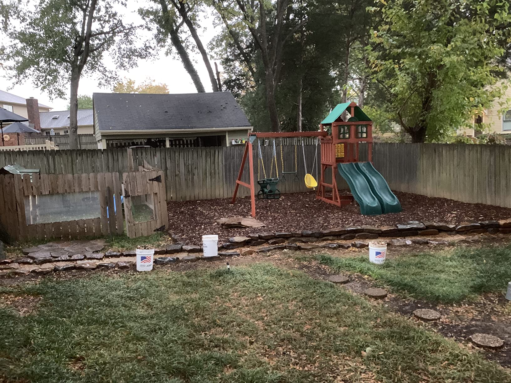 【Sports & Outdoor】Deluxe Wooden Swing Set with Vinyl Canopy Roof, Dual Wave Slides, and Rock Climbing Wall